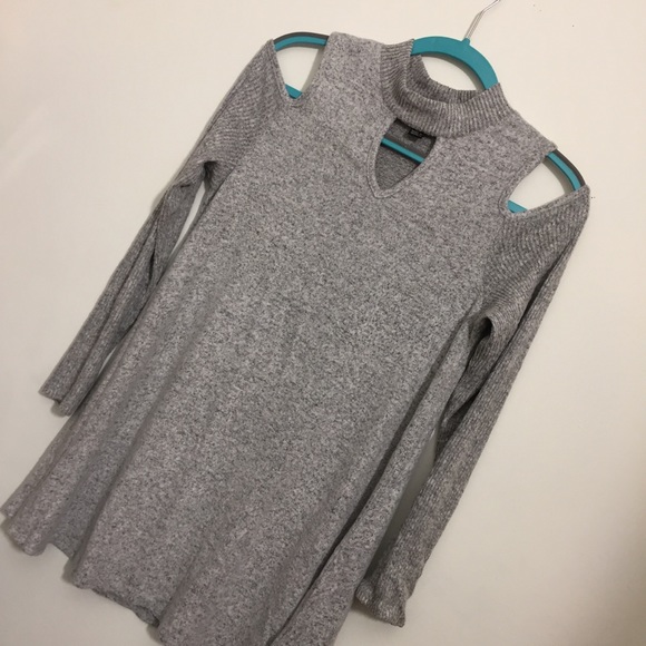 BCX Gray Cold Shoulder top - Picture 1 of 1